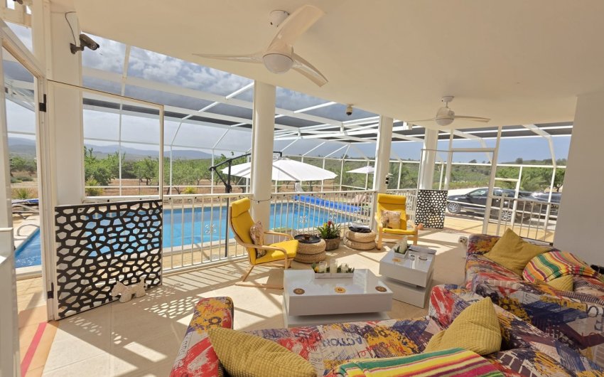 Revente - Villa -
Pinoso - Inland