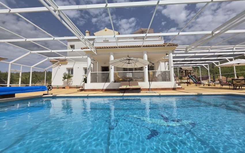 Revente - Villa -
Pinoso - Inland