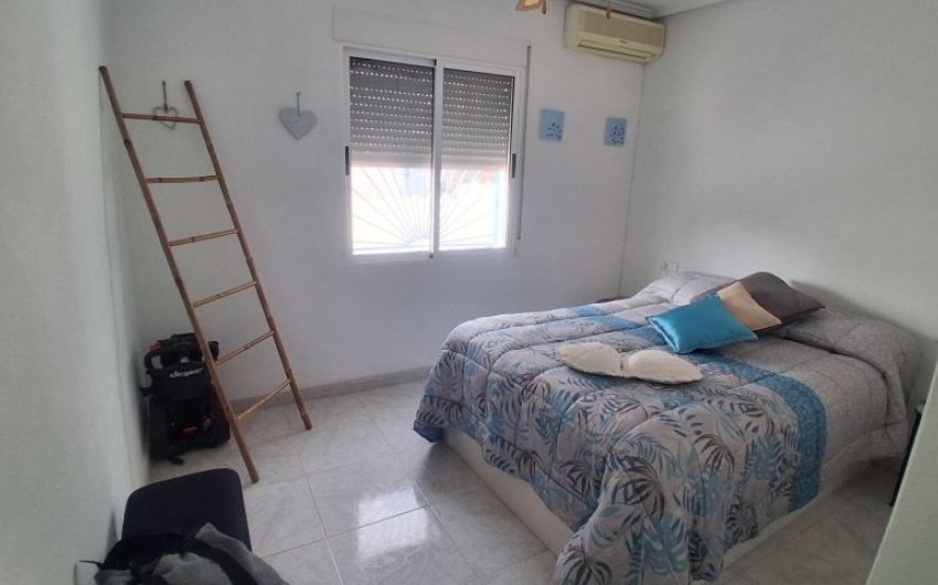 Revente - Villa -
Rojales - Inland