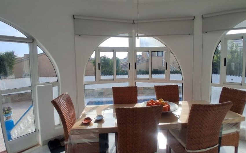 Revente - Villa -
Rojales - Inland