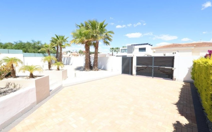 Revente - Villa -
Rojales - Inland