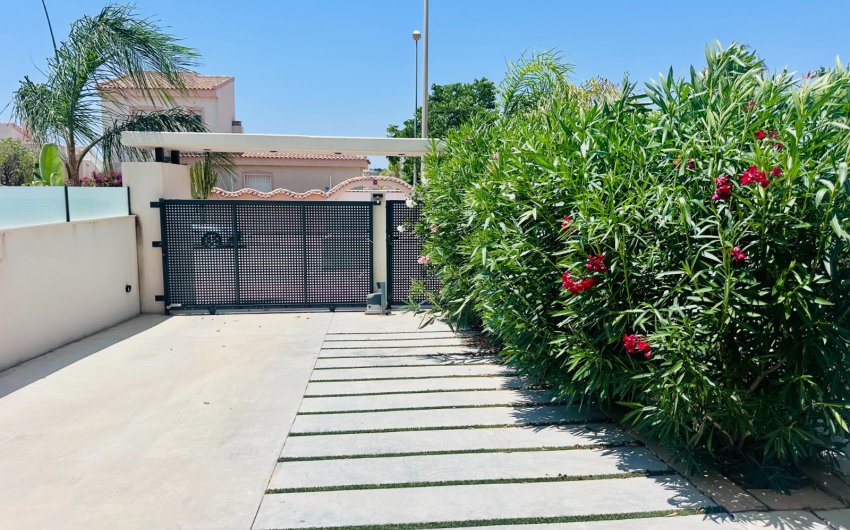 Revente - Villa -
Rojales