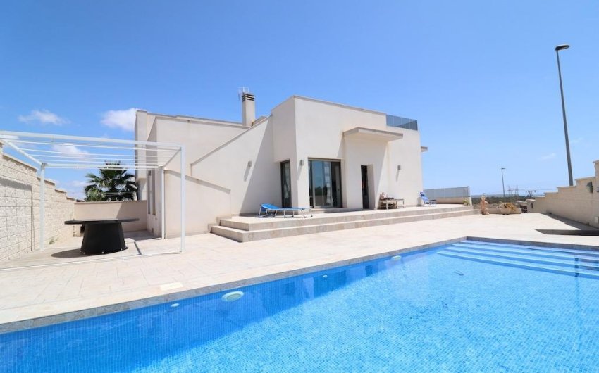 Revente - Villa -
San Miguel de Salinas - Inland