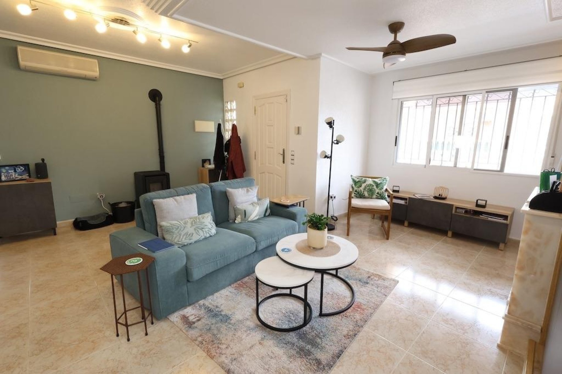 Revente - Villa -
San Miguel de Salinas - Inland