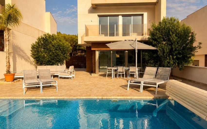 Revente - Villa -
San Miguel de Salinas - Inland