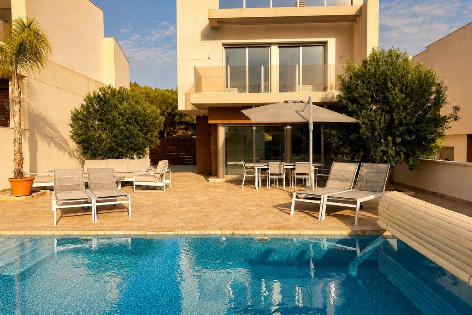 Revente - Villa -
San Miguel de Salinas - Inland