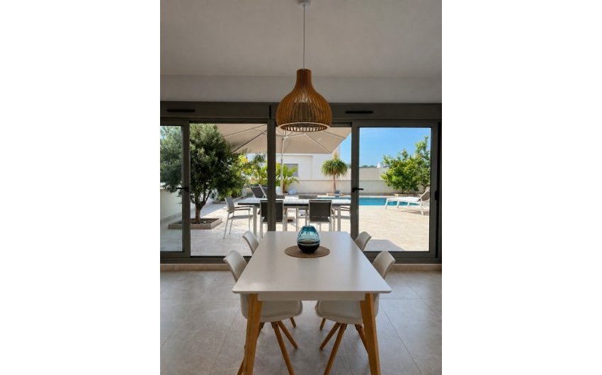 Revente - Villa -
San Miguel de Salinas - Inland