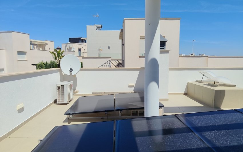 Revente - Villa -
San Miguel de Salinas - Inland