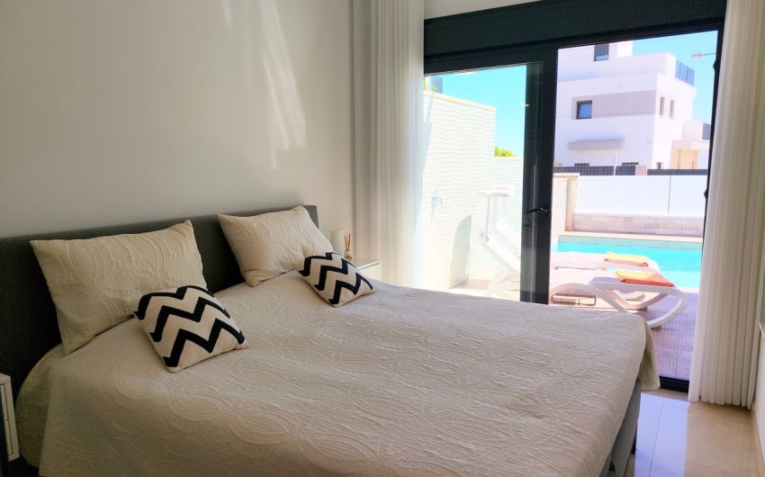 Revente - Villa -
San Miguel de Salinas - Inland