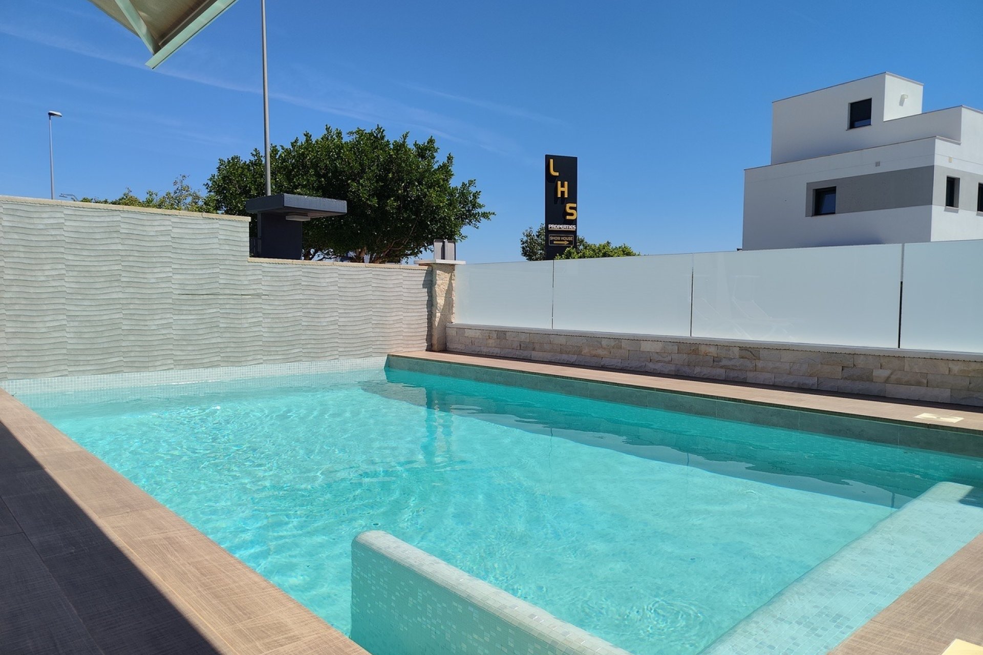 Revente - Villa -
San Miguel de Salinas - Inland