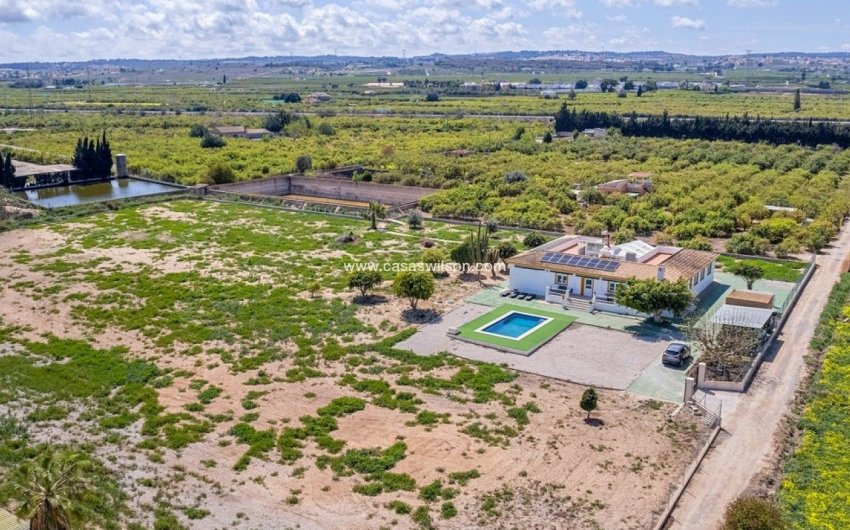 Revente - Villa -
San Miguel de Salinas - Inland