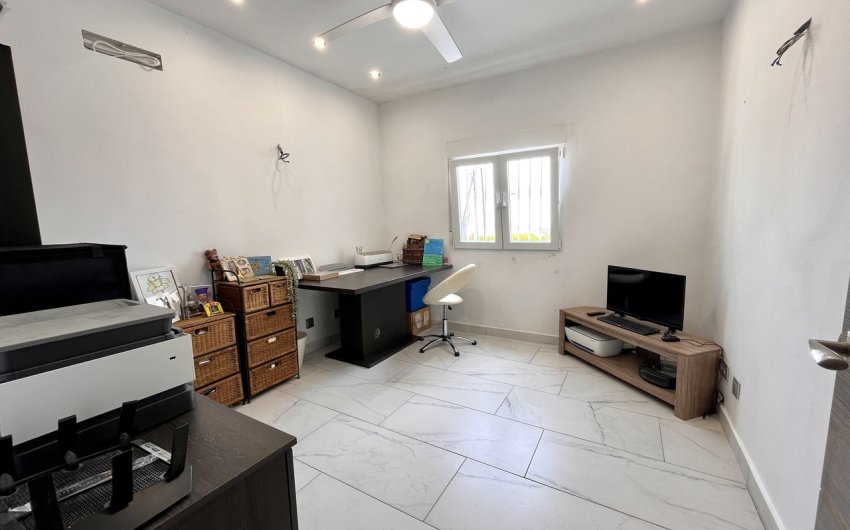 Revente - Villa -
San Miguel de Salinas - Inland