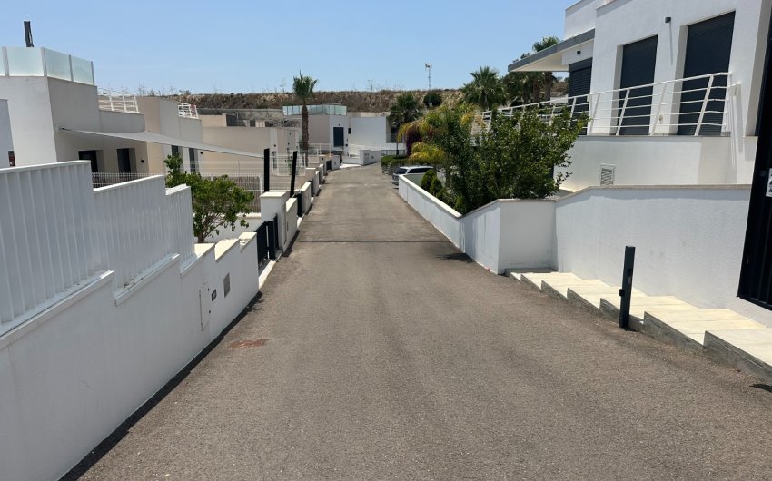 Revente - Villa -
San Miguel de Salinas - Inland