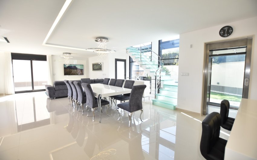 Revente - Villa -
San Miguel de Salinas - Inland