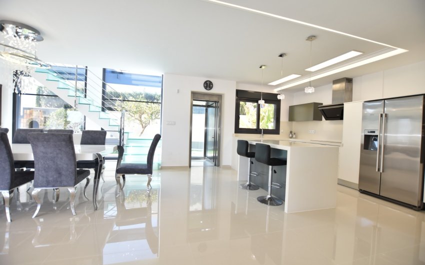 Revente - Villa -
San Miguel de Salinas - Inland