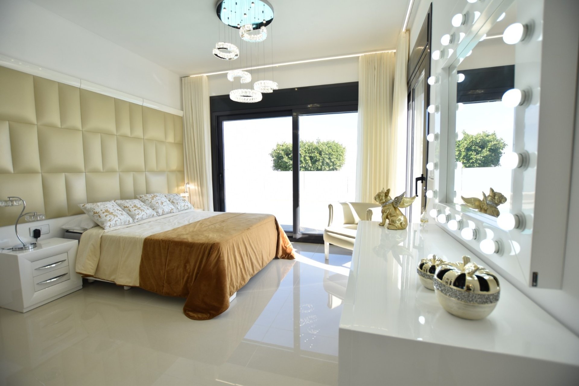 Revente - Villa -
San Miguel de Salinas - Inland