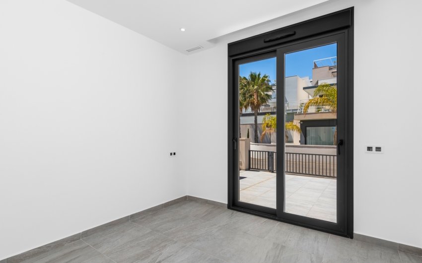 Revente - Villa -
San Miguel de Salinas - Inland