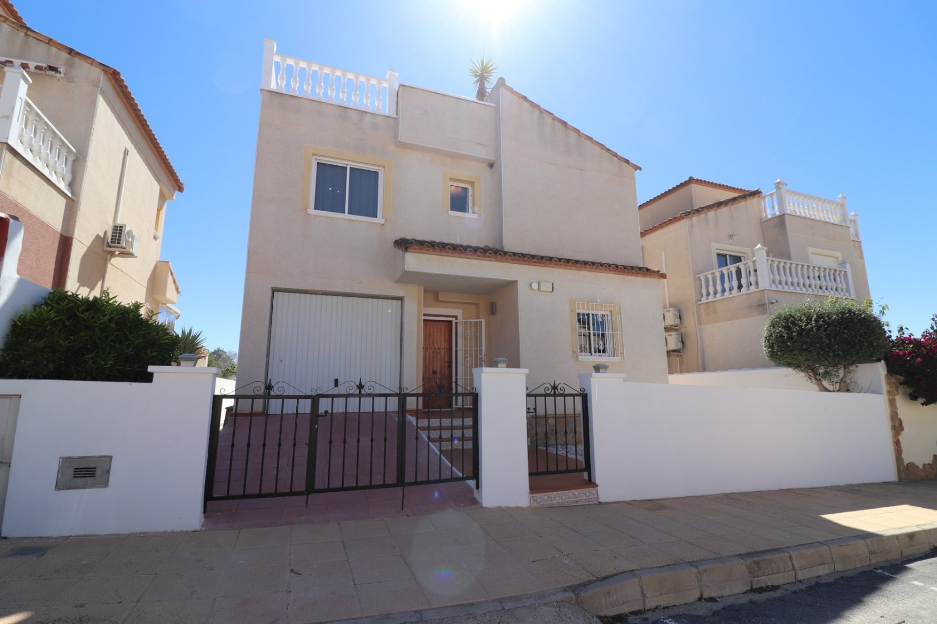 Revente - Villa -
San Miguel de Salinas - Lake View Mansions