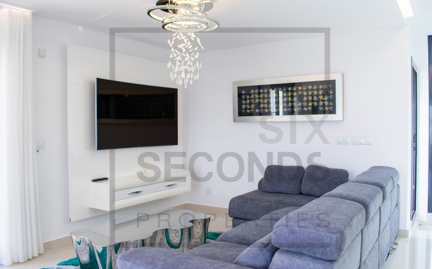 Revente - Villa -
San Miguel de Salinas - Urbanizaciones