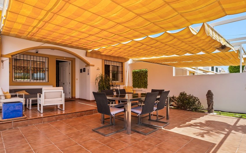 Revente - Villa -
Torre de la Horadada - Pueblo Latino