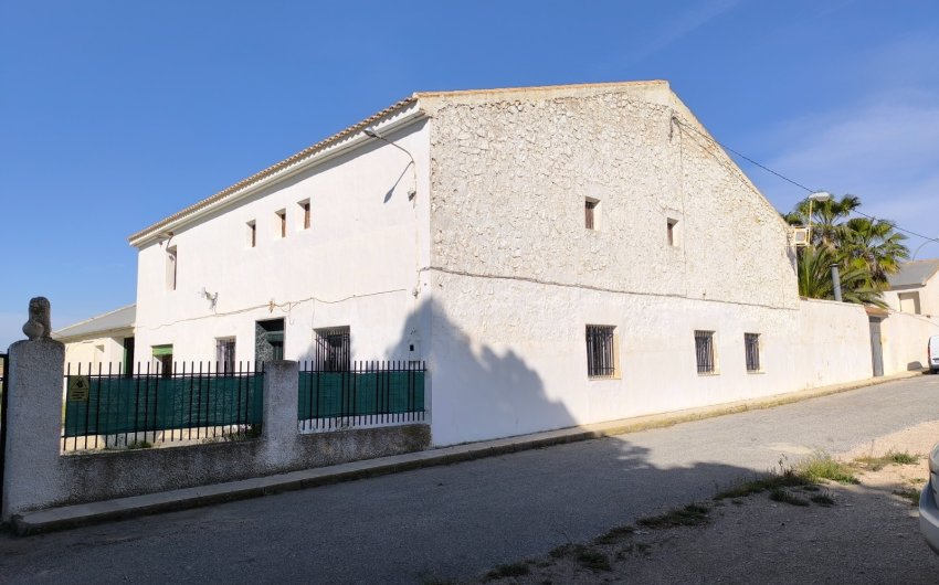 Revente - Villa -
Torre Del Rico - Inland