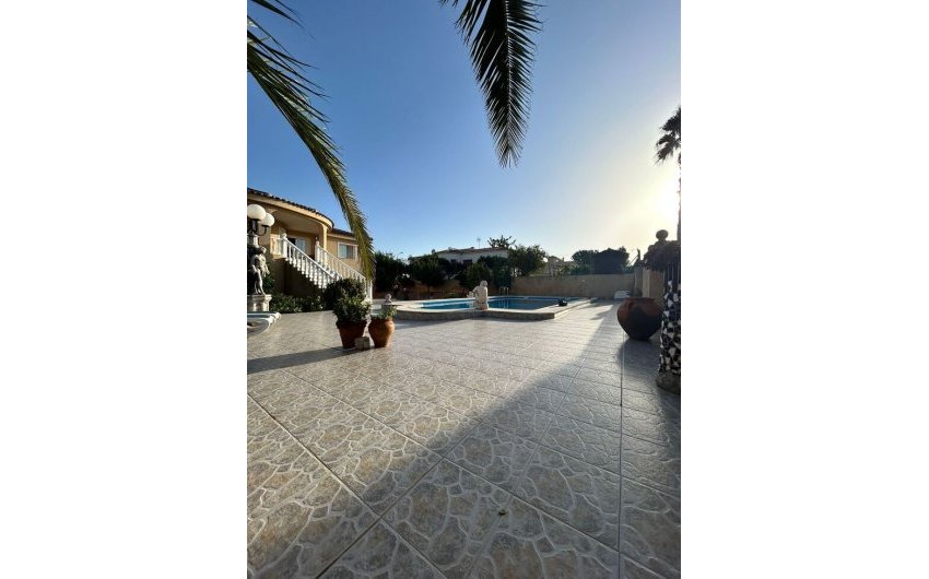 Revente - Villa -
Torrevieja - Aguas Nuevas