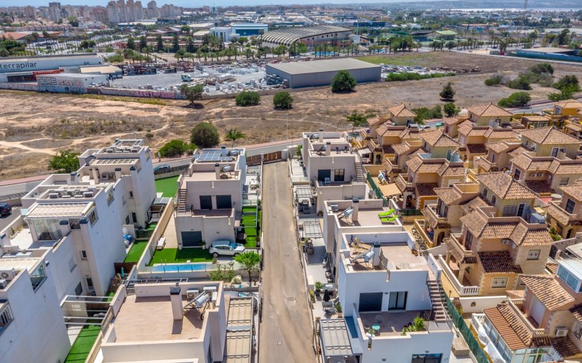 Revente - Villa -
Torrevieja - Aguas Nuevas