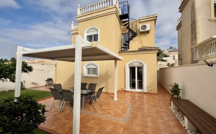 Revente - Villa -
Torrevieja - Costa Blanca