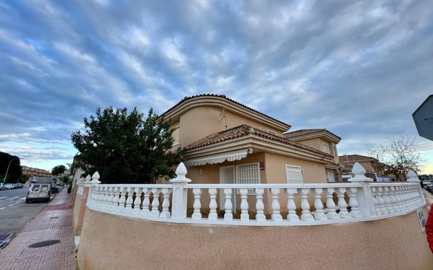 Revente - Villa -
Torrevieja - Costa Blanca