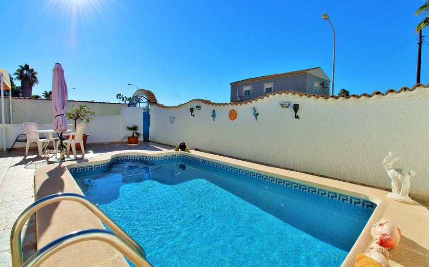 Revente - Villa -
Torrevieja - El Chaparral