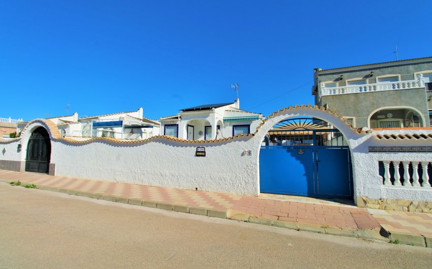 Revente - Villa -
Torrevieja - El Chaparral