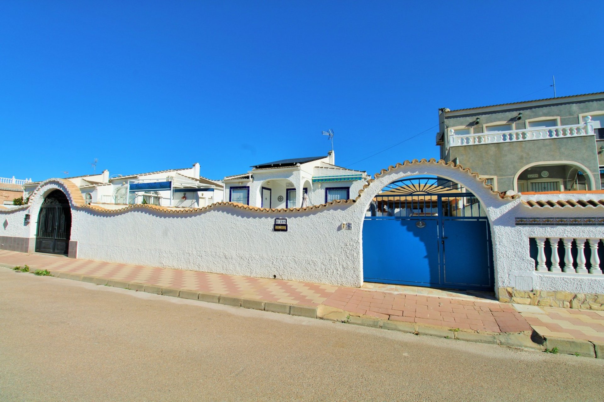 Revente - Villa -
Torrevieja - El Chaparral