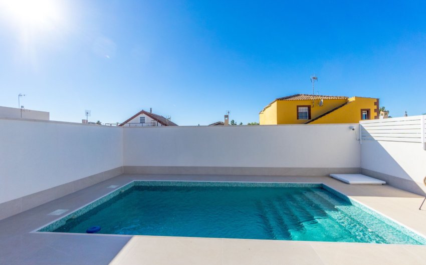 Revente - Villa -
Torrevieja - El Chaparral