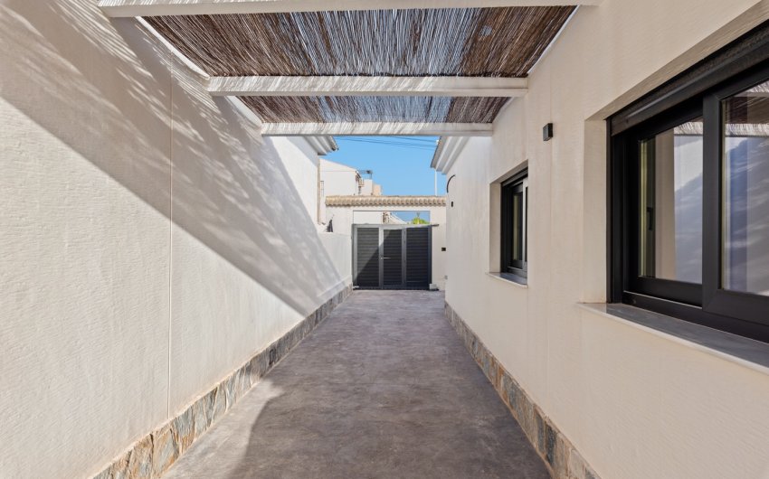 Revente - Villa -
Torrevieja - El Chaparral