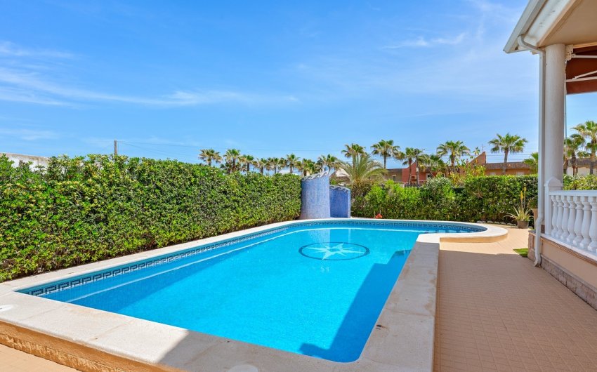 Revente - Villa -
Torrevieja - La Mata