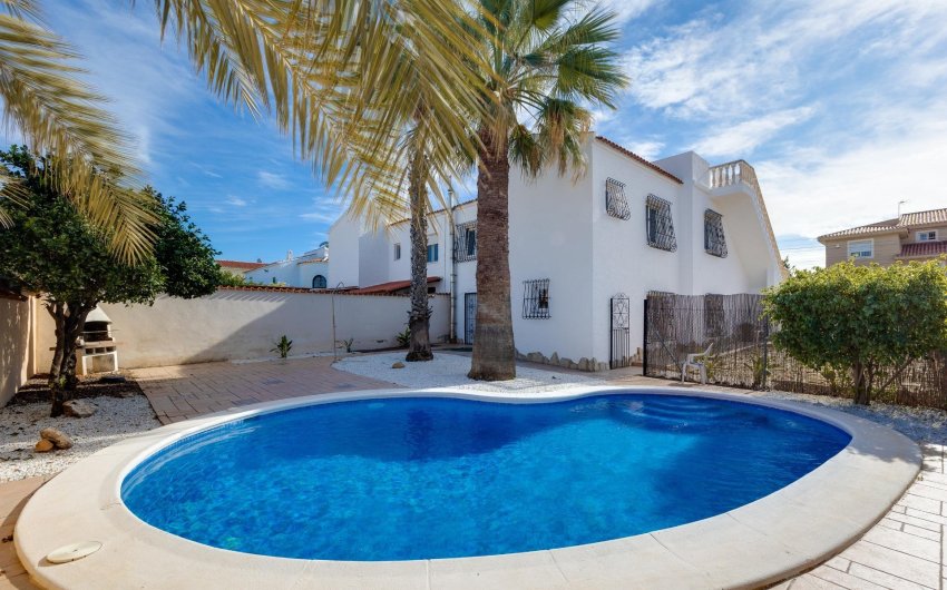 Revente - Villa -
Torrevieja - La Siesta - El Salado - Torreta