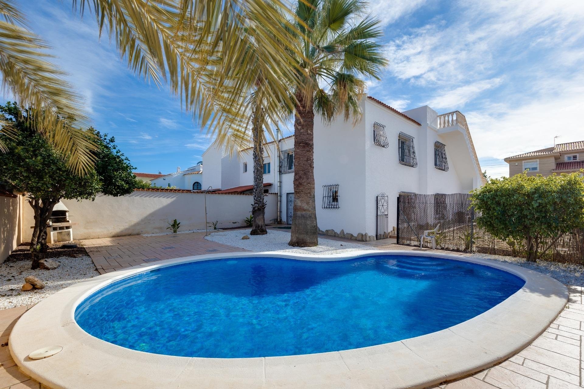 Revente - Villa -
Torrevieja - La Siesta - El Salado - Torreta