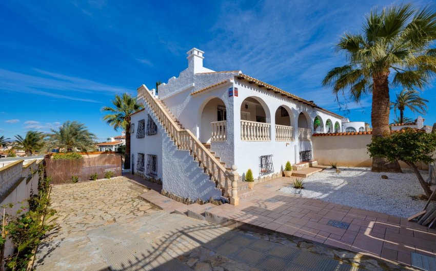 Revente - Villa -
Torrevieja - La Siesta - El Salado - Torreta