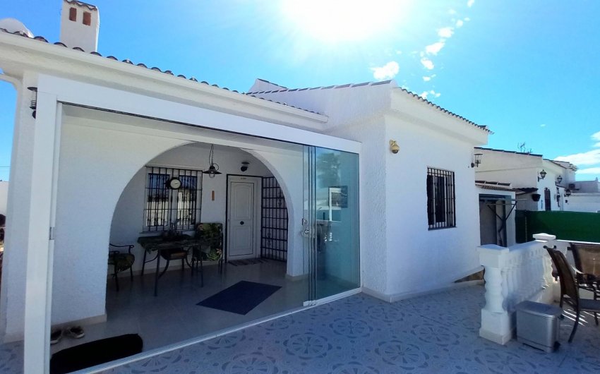 Revente - Villa -
Torrevieja - La Siesta