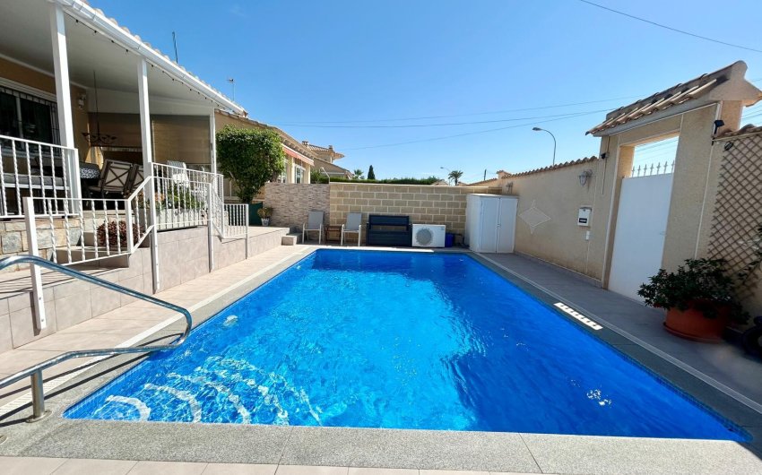Revente - Villa -
Torrevieja - La Siesta