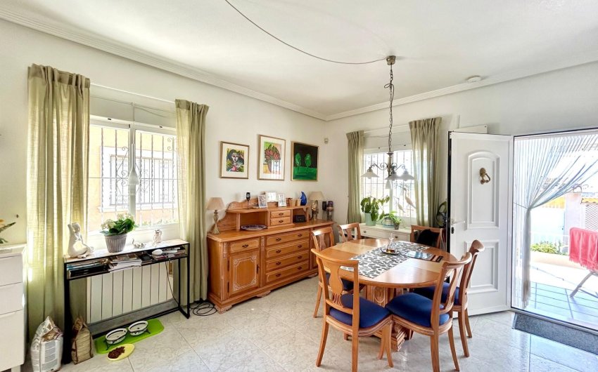 Revente - Villa -
Torrevieja - La Siesta