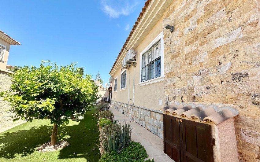 Revente - Villa -
Torrevieja - La Siesta