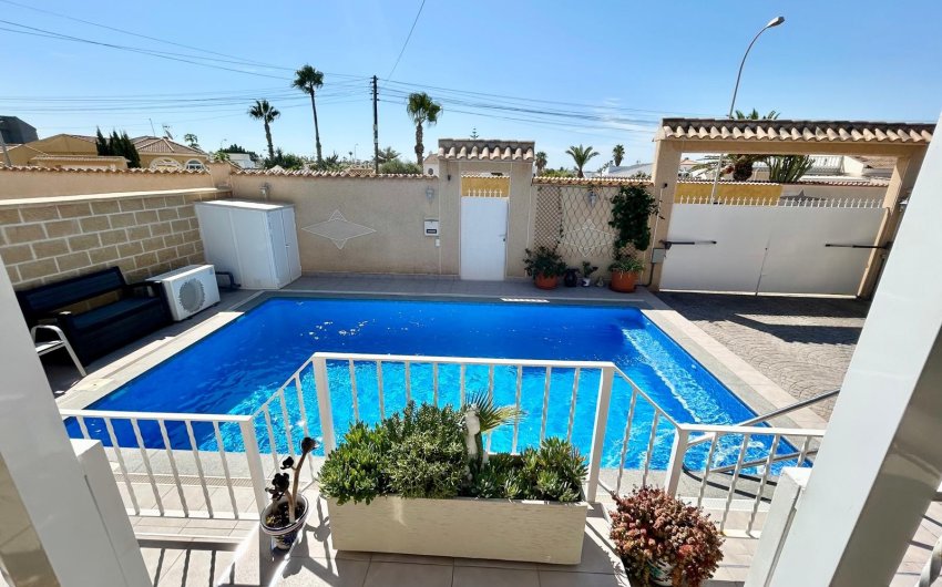 Revente - Villa -
Torrevieja - La Siesta