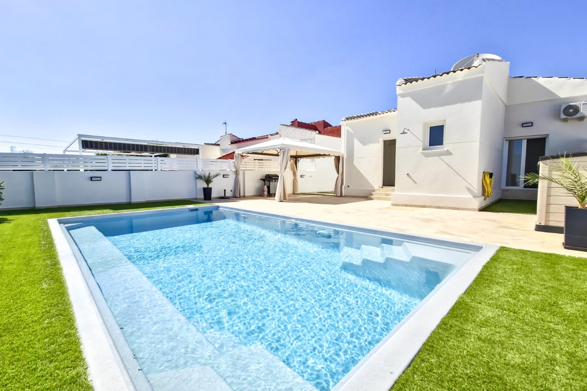 Revente - Villa -
Torrevieja - La Siesta