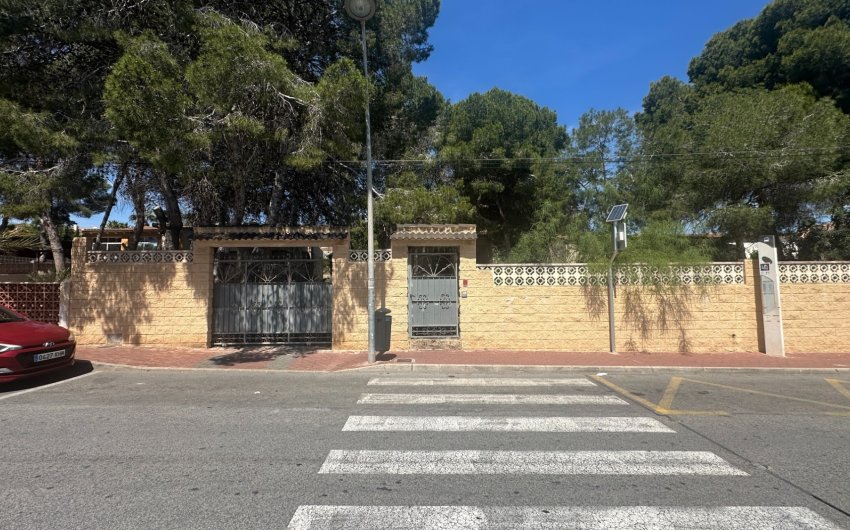 Revente - Villa -
Torrevieja - Los Balcones