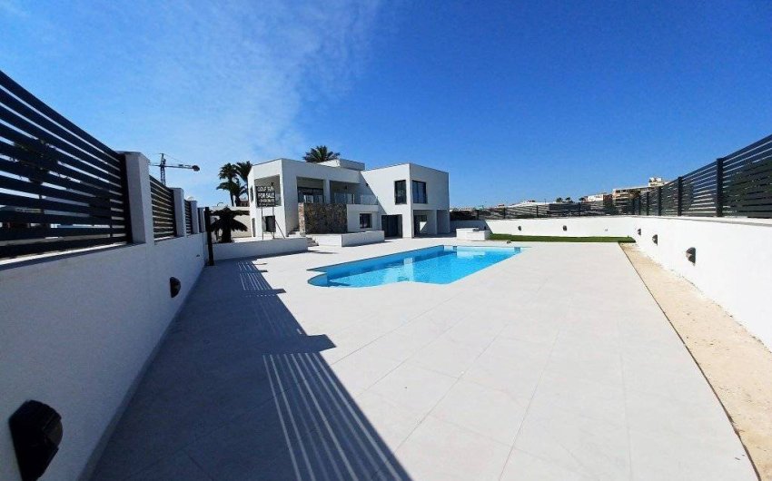 Revente - Villa -
Torrevieja - Los Balcones