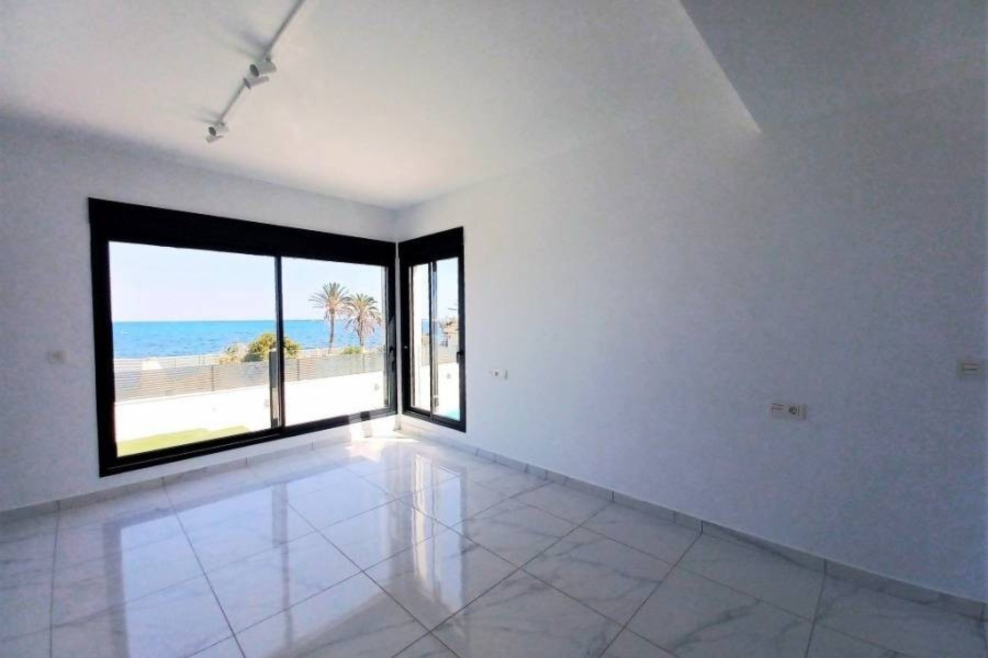 Revente - Villa -
Torrevieja - Los Balcones