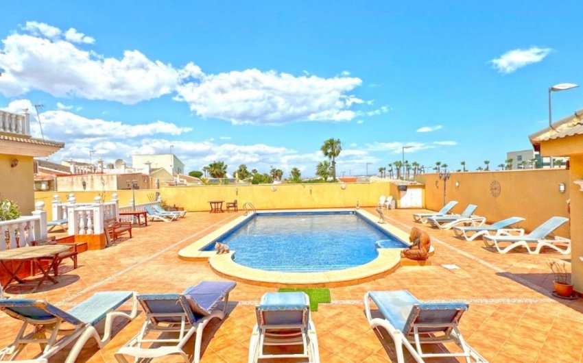 Revente - Villa -
Torrevieja - Los Balcones