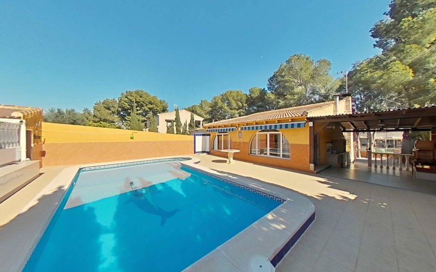 Revente - Villa -
Torrevieja - Los Balcones