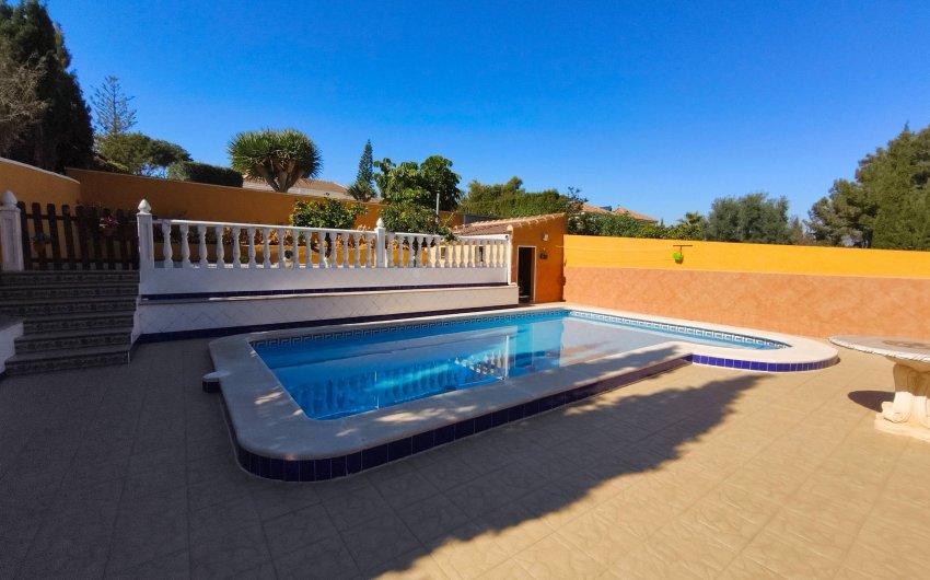 Revente - Villa -
Torrevieja - Los Balcones